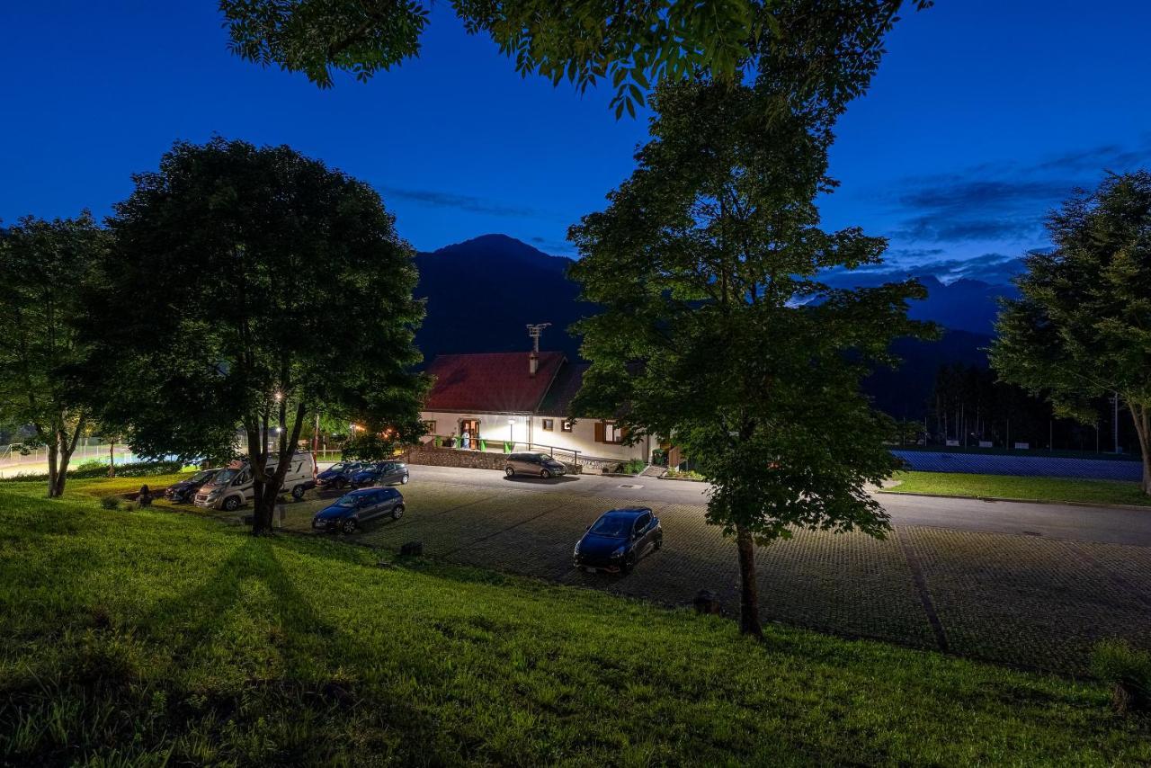 Camping & Caravan Zoncolan Оваро Екстериор снимка